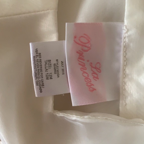 La Princess dress for a 12 months old baby girl. - Picture 2 of 8